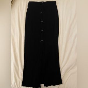 Black Pencil Skirt with a slit Xs
